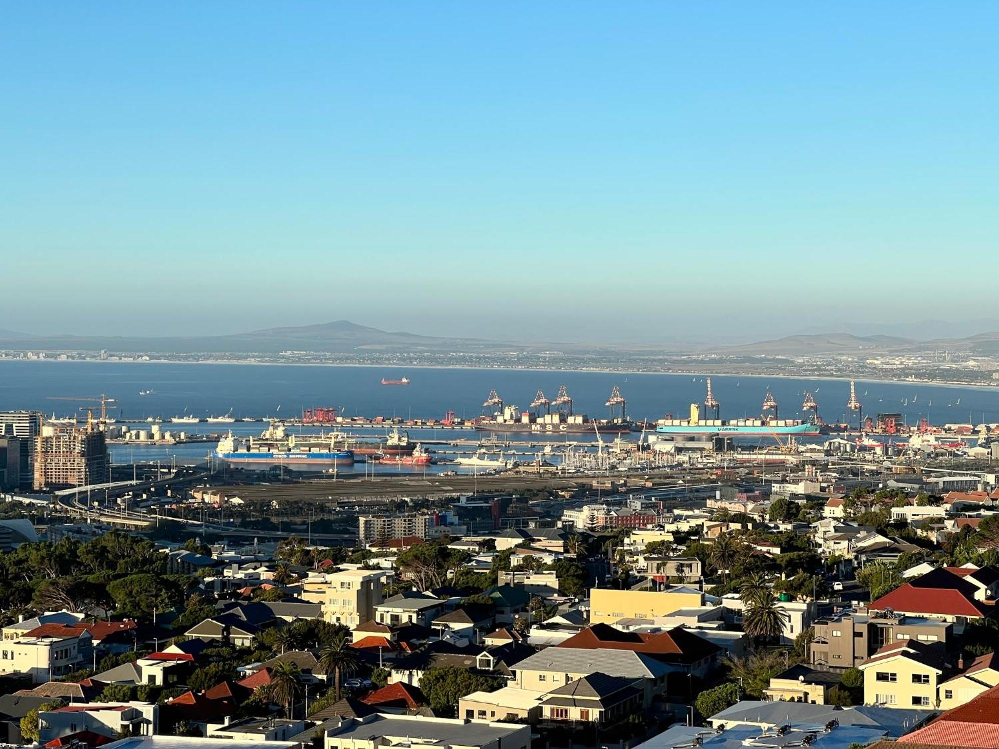 Breathtaking Views, Brand New Renovated Apartment Cape Town Exterior photo
